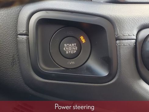 Used 2025 Jeep Wrangler Unlimited Sahara w/ Technology Group AWD/4WD image 22