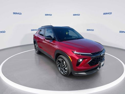 Used 2025 Chevrolet TrailBlazer RS image 2