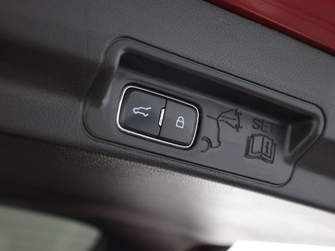 Used 2020 Ford Explorer XLT RWD image 34
