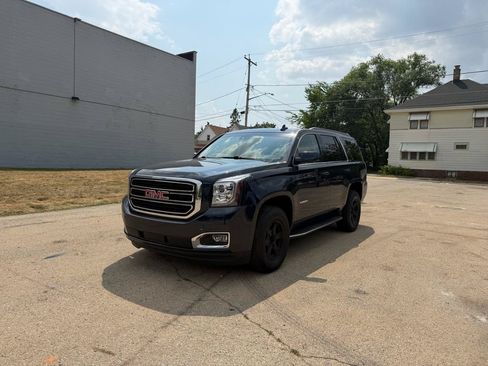 Used 2019 GMC Yukon SLT w/ HD Trailering Package AWD/4WD image 3