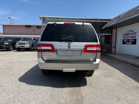 Used 2007 Lincoln Navigator 2WD image 5