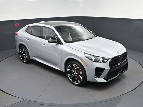 New 2026 BMW X2 xDrive28i w/ Technology Package AWD/4WD image 32