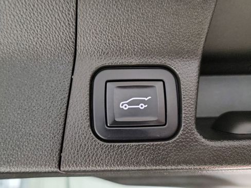 Used 2017 GMC Acadia Denali w/ Technology Package image 22