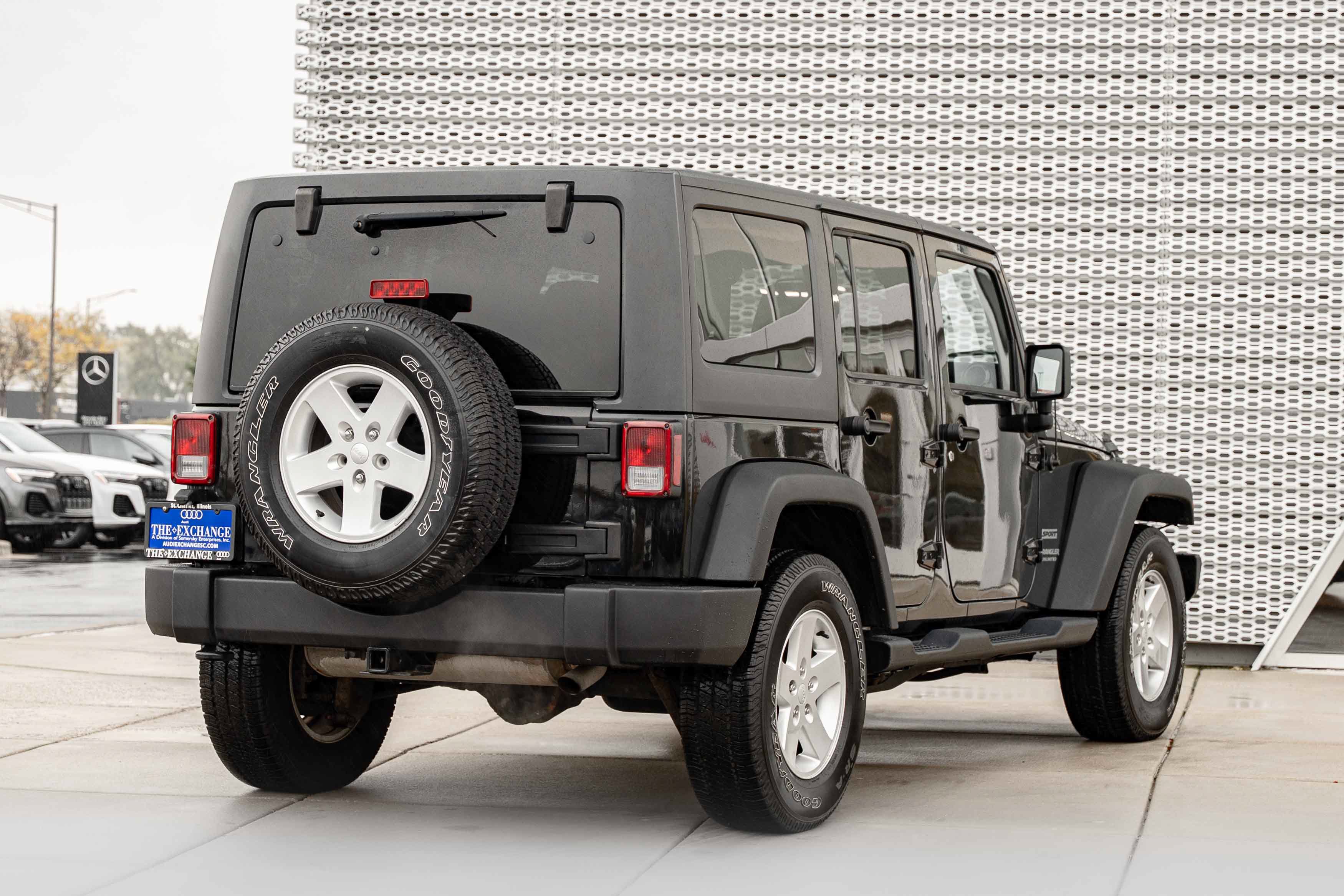 Used 2017 Jeep Wrangler Unlimited Sport w/ Quick Order Package 24S AWD/4WD image 4