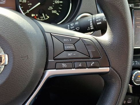 Used 2020 Nissan Rogue Sport SV image 21