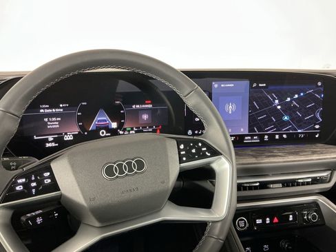 Used 2025 Audi Q5 Premium Plus w/ Premium Plus AWD/4WD image 12