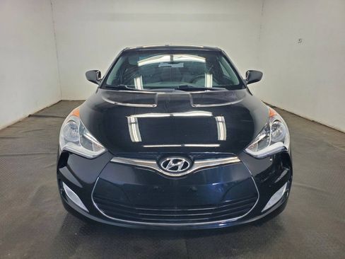 Used 2013 Hyundai Veloster w/ Style Pkg FWD image 2