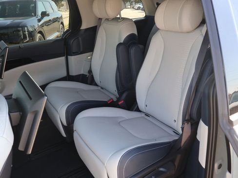New 2026 Kia Carnival SX Prestige FWD image 12