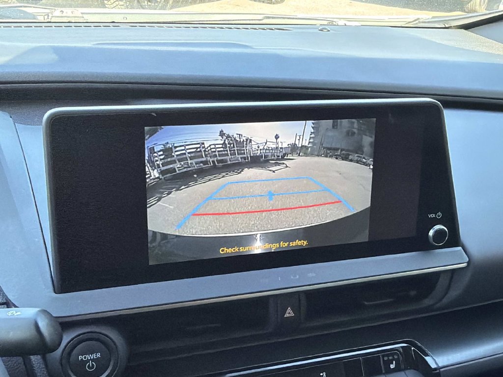 Used 2025 Toyota Prius FWD image 26