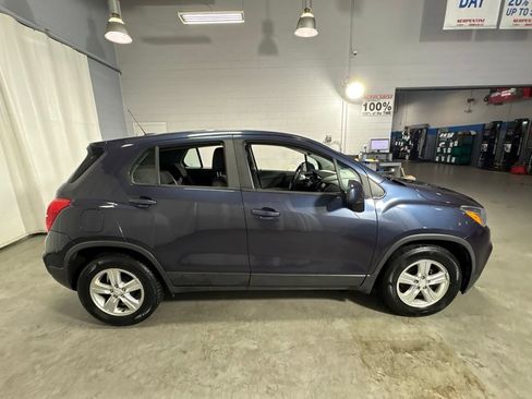Used 2019 Chevrolet Trax LS FWD image 8