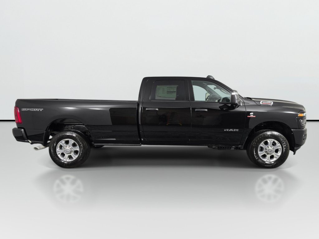 New 2026 RAM 3500 Big Horn AWD/4WD image 4