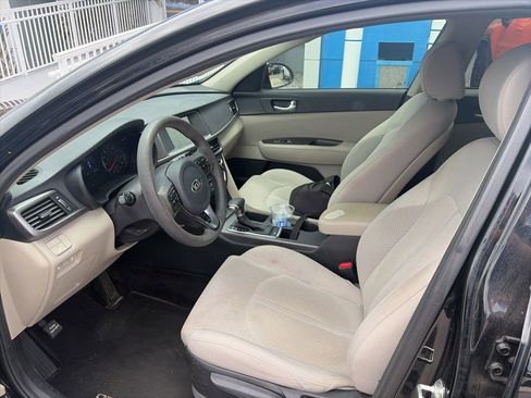 Used 2018 Kia Optima LX w/ 17" Alloy Wheels Package FWD image 12