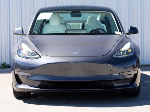 Used 2023 Tesla Model 3 Standard Range image 7