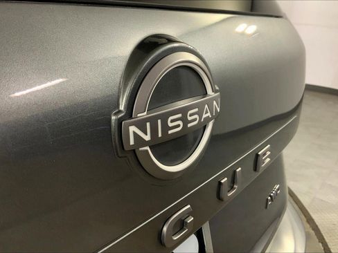 Used 2025 Nissan Rogue SV image 29