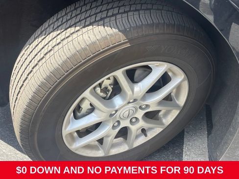Used 2025 Chrysler Pacifica Select FWD image 9