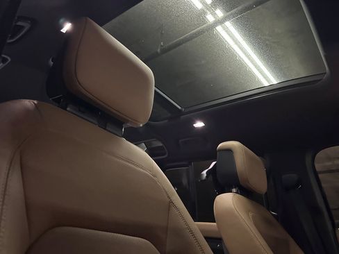 New 2025 Land Rover Defender 110 X-Dynamic SE image 23