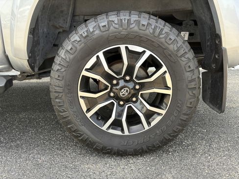 Used 2023 Toyota Tacoma TRD Sport w/ Advanced Technology Package AWD/4WD image 22