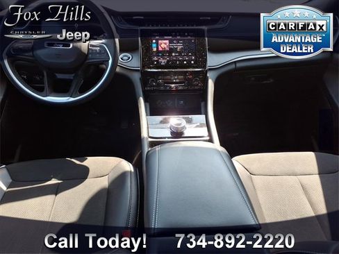 Certified 2023 Jeep Grand Cherokee Altitude image 13