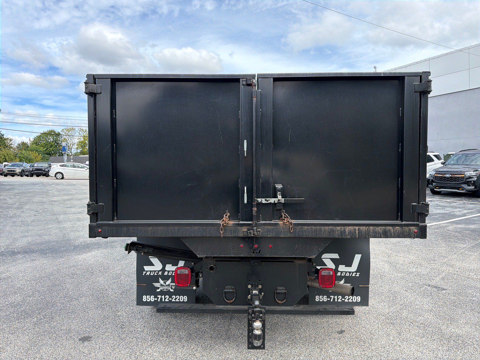 Certified 2022 Ford F550 4x4 Crew Cab Super Duty w/ Power Equipment Group image 9