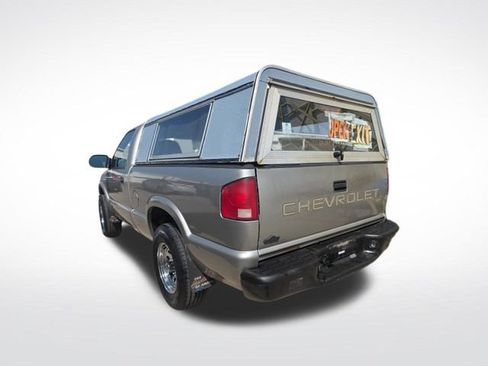 Used 1998 Chevrolet S10 Pickup 4x4 Regular Cab image 6