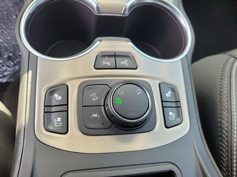 Used 2024 GMC Terrain Denali w/ Denali Premium Package AWD/4WD image 26