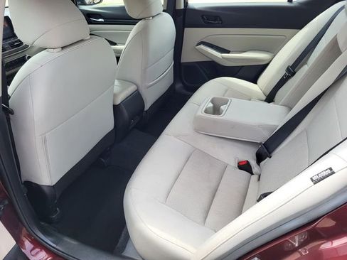 Used 2025 Nissan Altima 2.5 SV FWD image 13