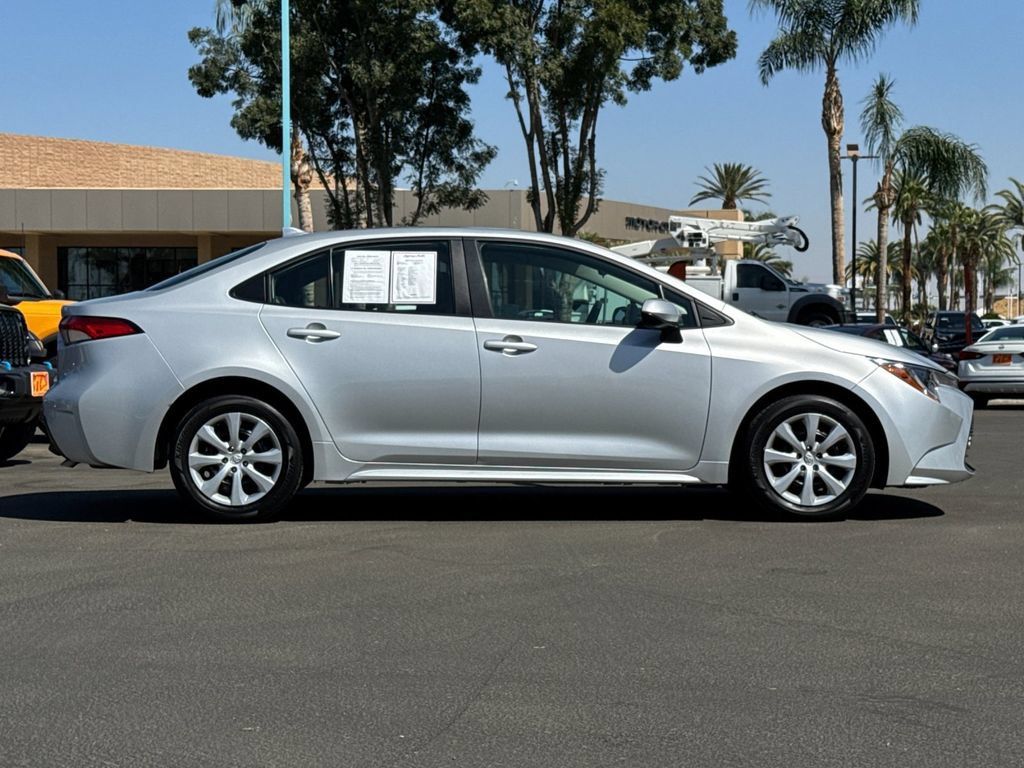 Used 2025 Toyota Corolla LE FWD image 6