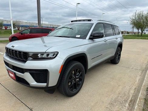 New 2026 Jeep Grand Cherokee L 4WD image 3