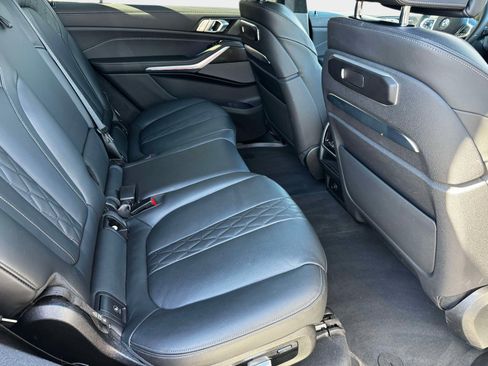 Used 2026 BMW X7 M60i image 27
