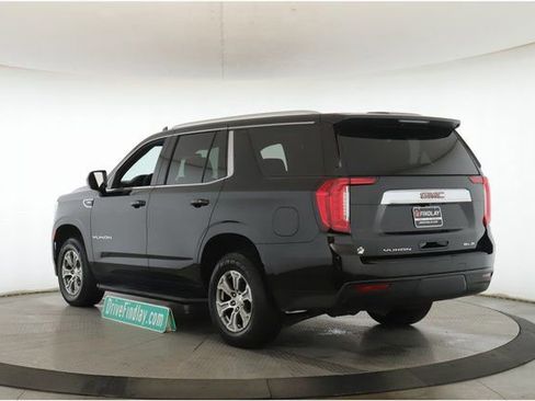 Used 2024 GMC Yukon SLE AWD/4WD image 8