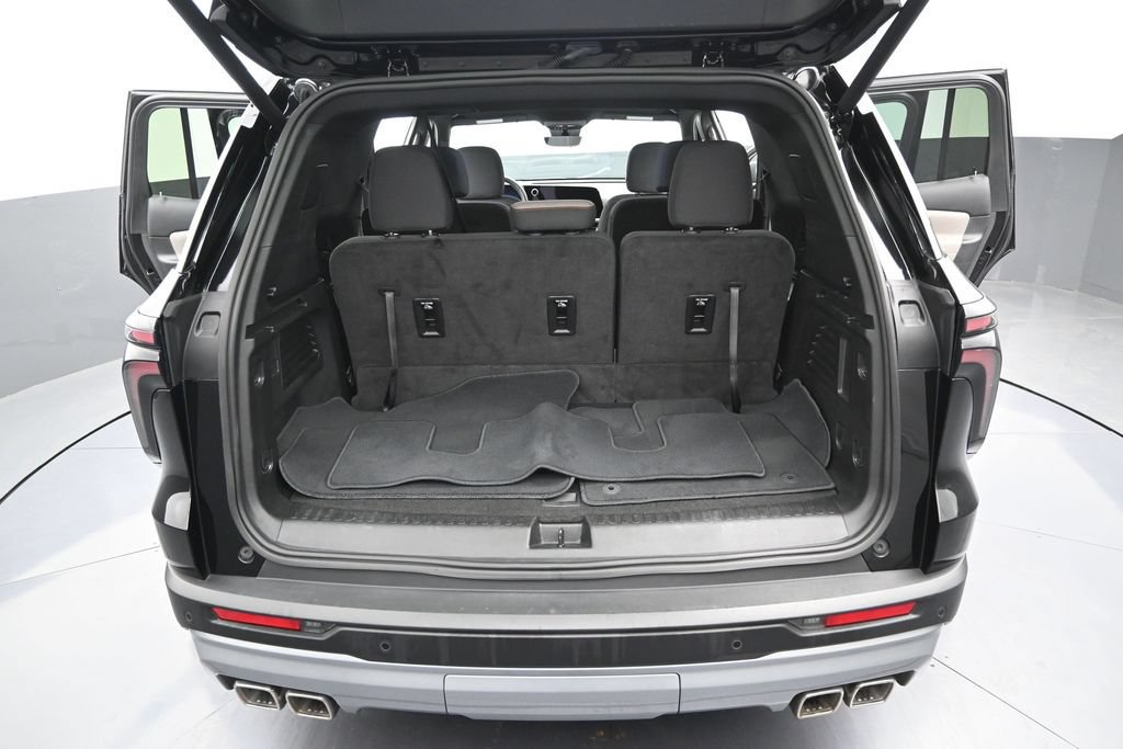 Certified 2026 Chevrolet Traverse LT w/ Driver Confidence Package FWD image 11