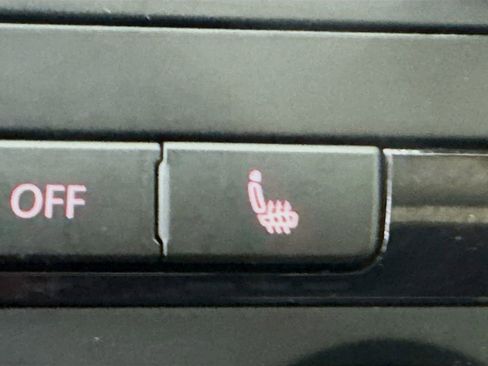 Used 2015 Volkswagen Passat 1.8T Limited Edition image 25