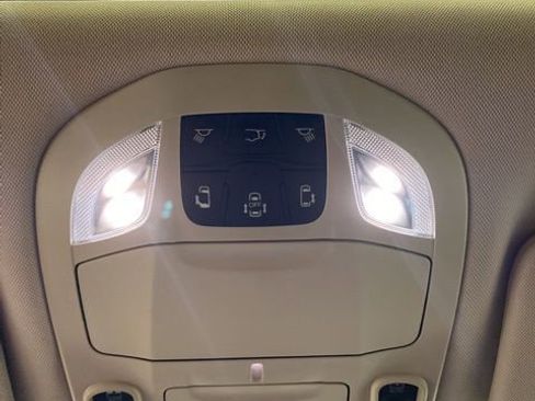Used 2020 Chrysler Pacifica Limited FWD image 15