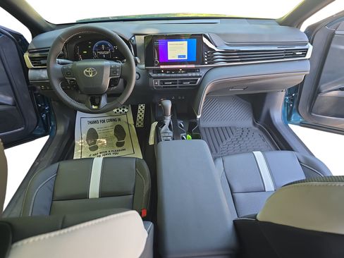 New 2026 Toyota Camry SE FWD image 9