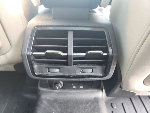 Used 2022 Audi Q3 2.0T Premium w/ Convenience Package AWD/4WD image 21