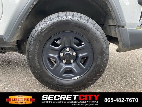 Used 2021 Jeep Wrangler Sport AWD/4WD image 10
