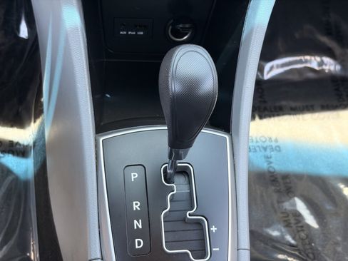 Used 2013 Hyundai Accent GLS FWD image 23
