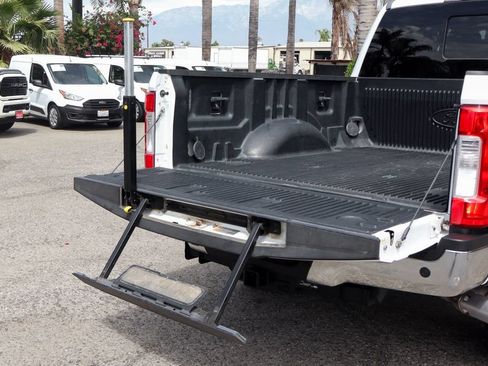 Used 2018 Ford F250 Lariat w/ Lariat Value Package AWD/4WD image 10