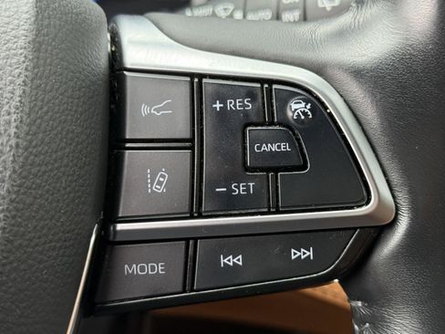 Certified 2021 Toyota Highlander Platinum AWD/4WD image 25
