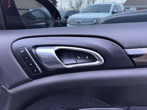 Used 2017 Porsche Cayenne Platinum Edition w/ Premium Package (PJV) image 36