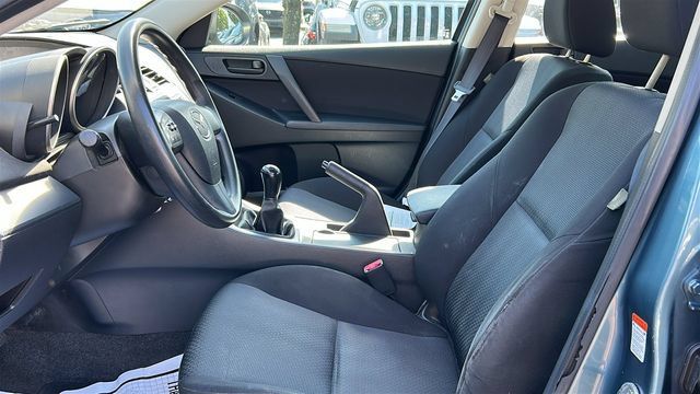 Used 2010 MAZDA MAZDA3 i Sport FWD image 10