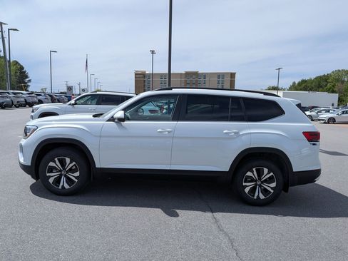 New 2026 Volkswagen Atlas SE FWD image 6