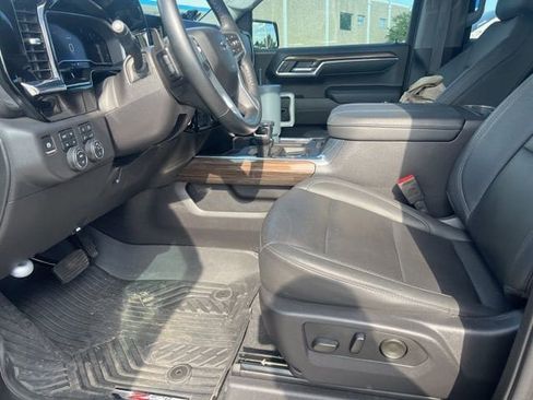 Used 2024 Chevrolet Silverado 1500 LT Trail Boss w/ LT Trail Boss Premium Package image 9