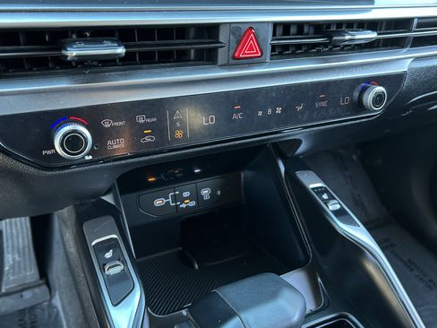 Certified 2024 Kia Sorento S image 26