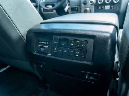 Used 2013 Toyota Sequoia Platinum AWD/4WD image 25