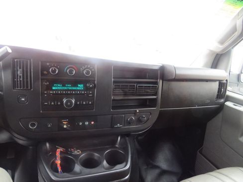 Used 2018 GMC Savana 2500 w/ Driver Convenience Package image 14