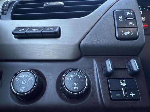 Used 2019 GMC Yukon XL Denali w/ Open Road Package image 30