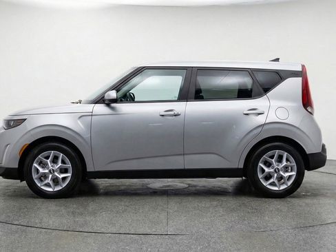 Used 2025 Kia Soul LX w/ LX Technology Package FWD image 5
