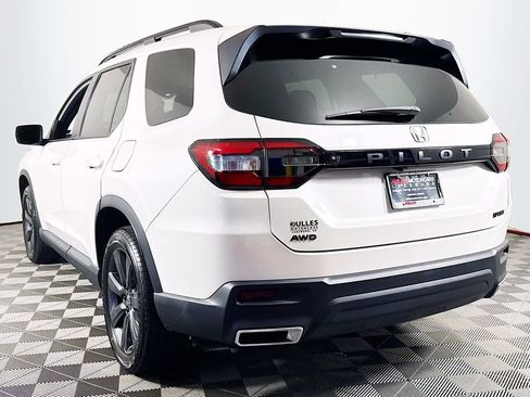 Used 2023 Honda Pilot Sport image 5