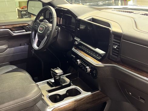 Used 2025 GMC Sierra 1500 Elevation w/ Elevation Premium Package image 29